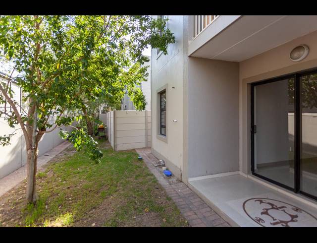 2 BEDROOM APARTMENT SOLD IN BURGUNDY ESTATE
